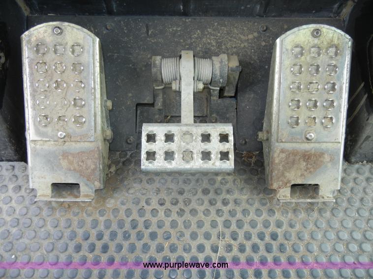 image for item C4475 1997 Caterpillar 953C track loader