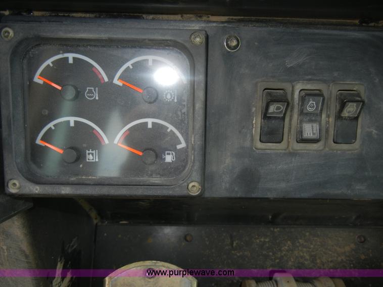 image for item C4475 1997 Caterpillar 953C track loader