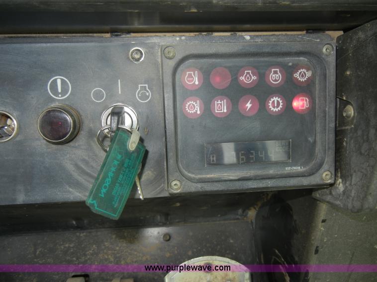 image for item C4475 1997 Caterpillar 953C track loader