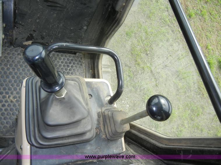 image for item C4475 1997 Caterpillar 953C track loader