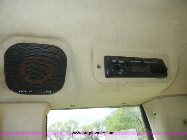 image for item C4475 1997 Caterpillar 953C track loader