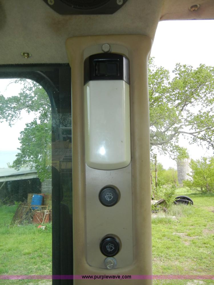 image for item C4475 1997 Caterpillar 953C track loader