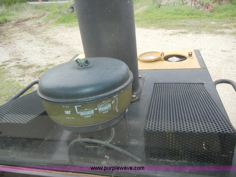 image for item C4475 1997 Caterpillar 953C track loader