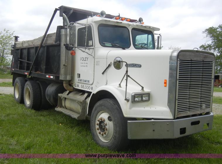 image for item C4478 1987 Freightliner FLC-64T dump truck