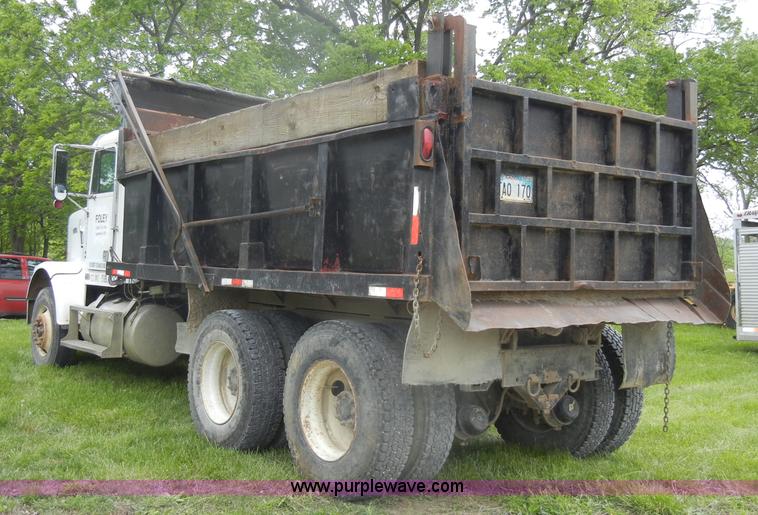 image for item C4478 1987 Freightliner FLC-64T dump truck