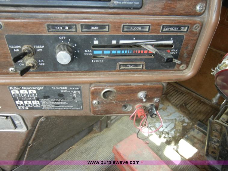 image for item C4478 1987 Freightliner FLC-64T dump truck