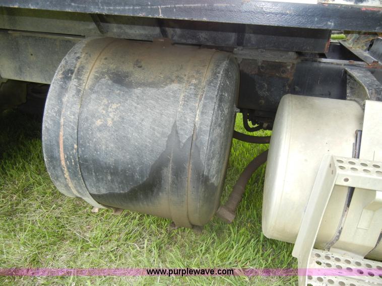 image for item C4478 1987 Freightliner FLC-64T dump truck