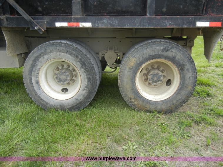 image for item C4478 1987 Freightliner FLC-64T dump truck