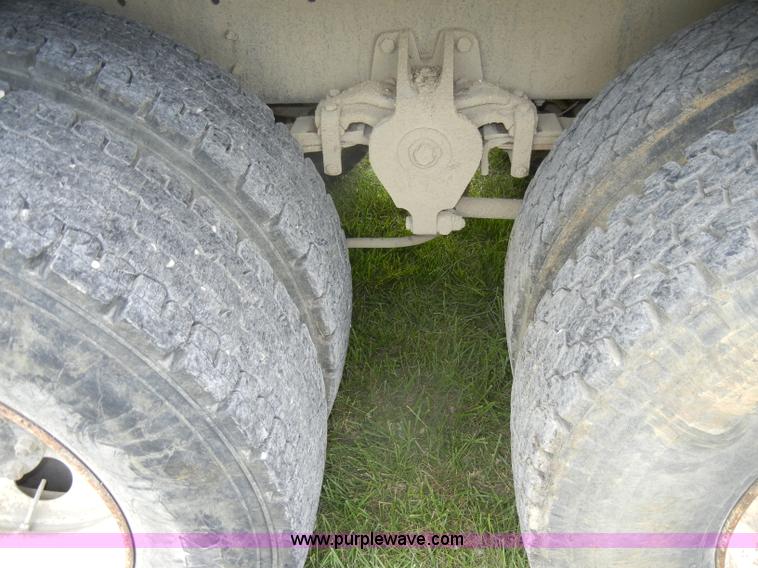 image for item C4478 1987 Freightliner FLC-64T dump truck