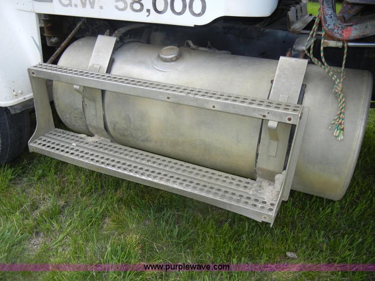 image for item C4478 1987 Freightliner FLC-64T dump truck