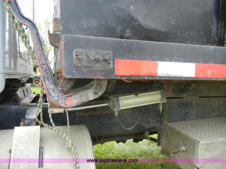 image for item C4478 1987 Freightliner FLC-64T dump truck