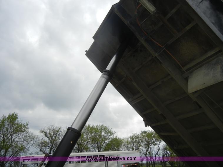 image for item C4478 1987 Freightliner FLC-64T dump truck