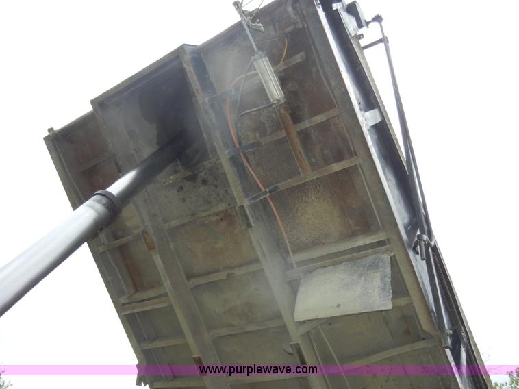 image for item C4478 1987 Freightliner FLC-64T dump truck