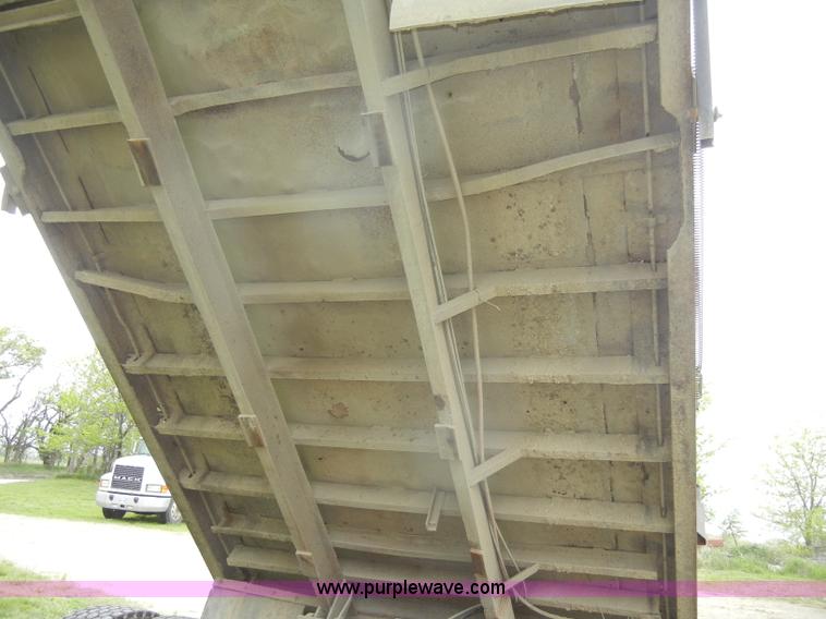 image for item C4478 1987 Freightliner FLC-64T dump truck