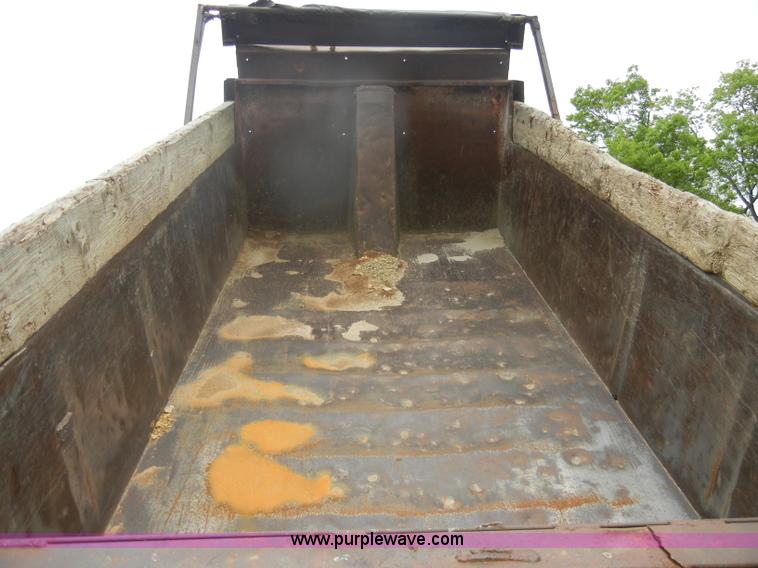 image for item C4478 1987 Freightliner FLC-64T dump truck