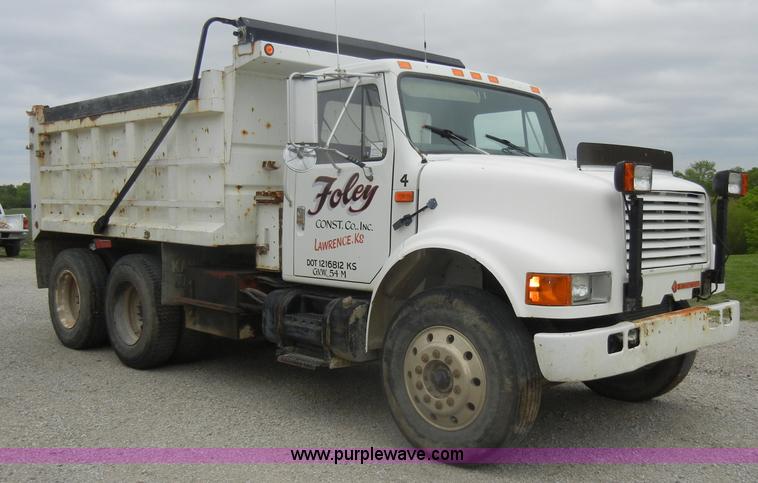 image for item C4480 1992 International 4900 dump truck