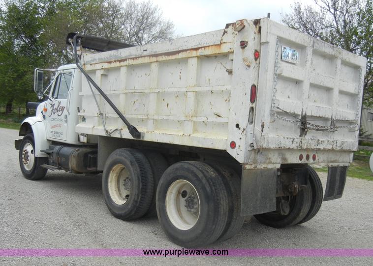 image for item C4480 1992 International 4900 dump truck