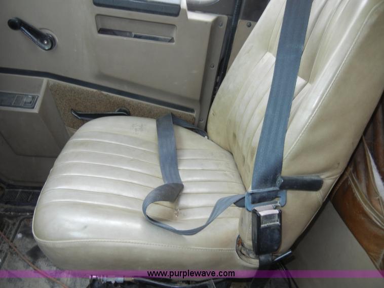 image for item C4480 1992 International 4900 dump truck