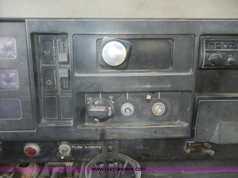 image for item C4480 1992 International 4900 dump truck