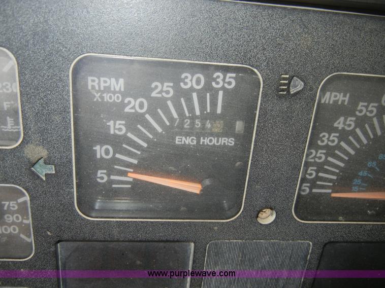 image for item C4480 1992 International 4900 dump truck