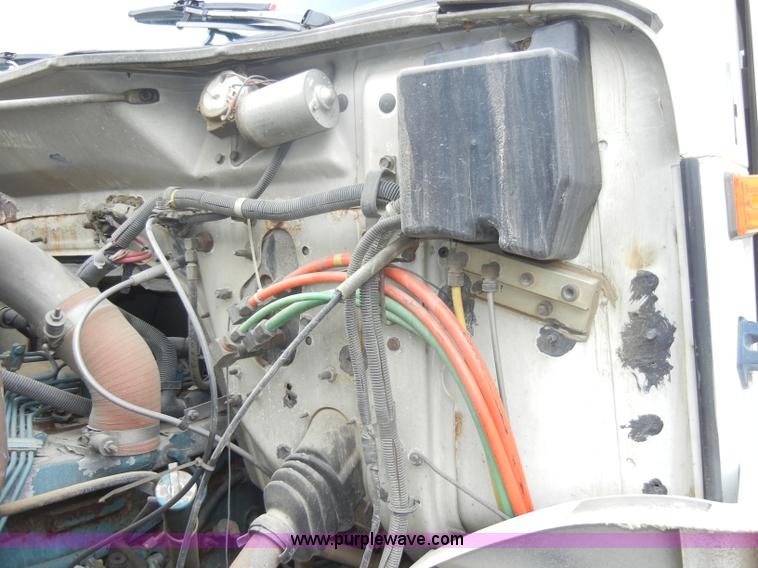 image for item C4480 1992 International 4900 dump truck