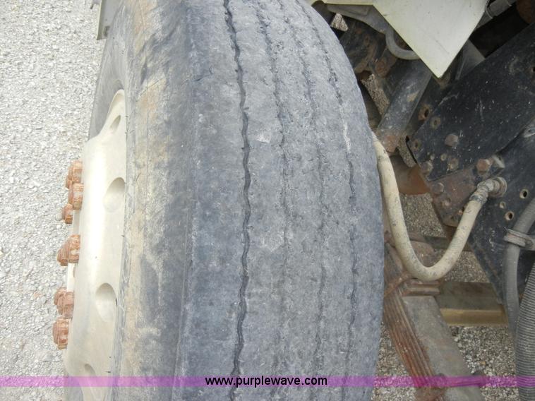 image for item C4480 1992 International 4900 dump truck