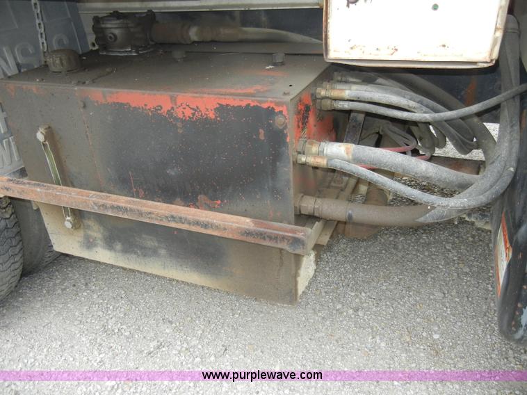 image for item C4480 1992 International 4900 dump truck