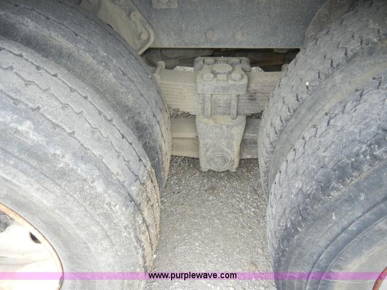 image for item C4480 1992 International 4900 dump truck