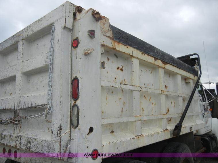 image for item C4480 1992 International 4900 dump truck