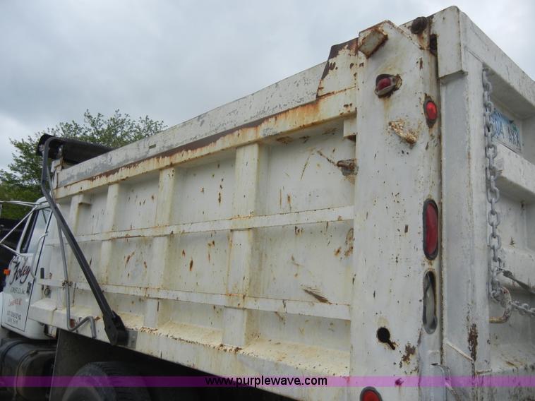 image for item C4480 1992 International 4900 dump truck
