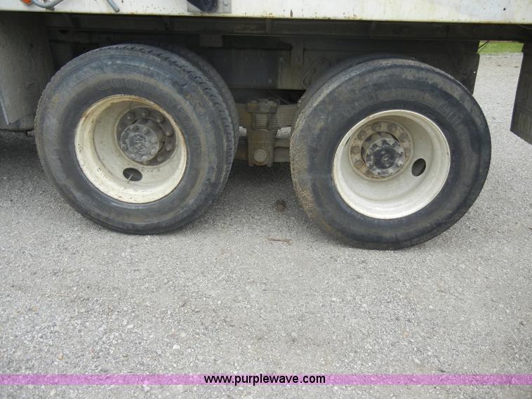 image for item C4480 1992 International 4900 dump truck