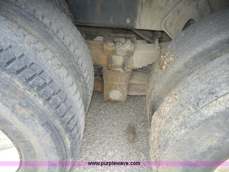 image for item C4480 1992 International 4900 dump truck