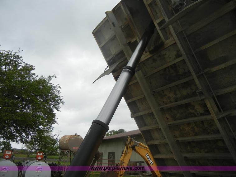 image for item C4480 1992 International 4900 dump truck