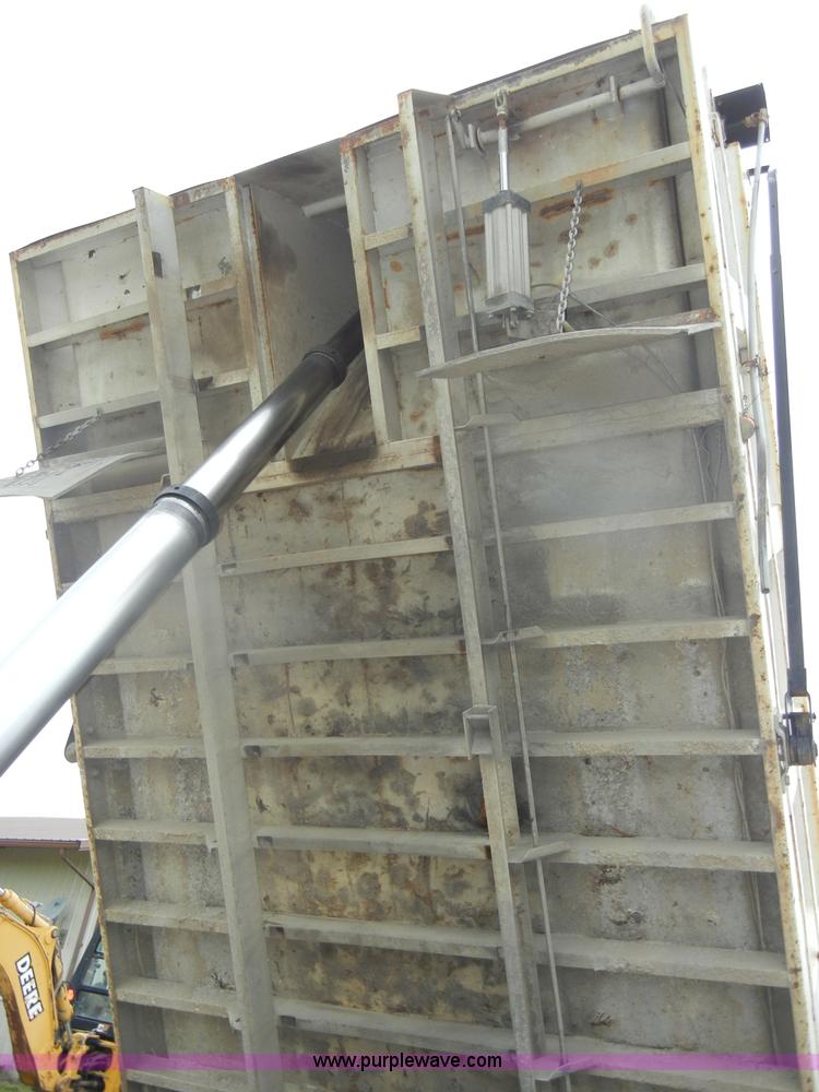 image for item C4480 1992 International 4900 dump truck