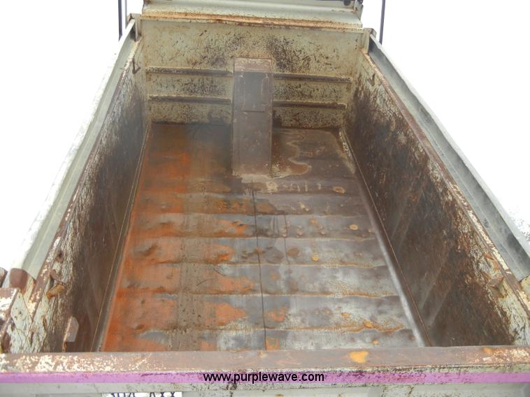 image for item C4480 1992 International 4900 dump truck