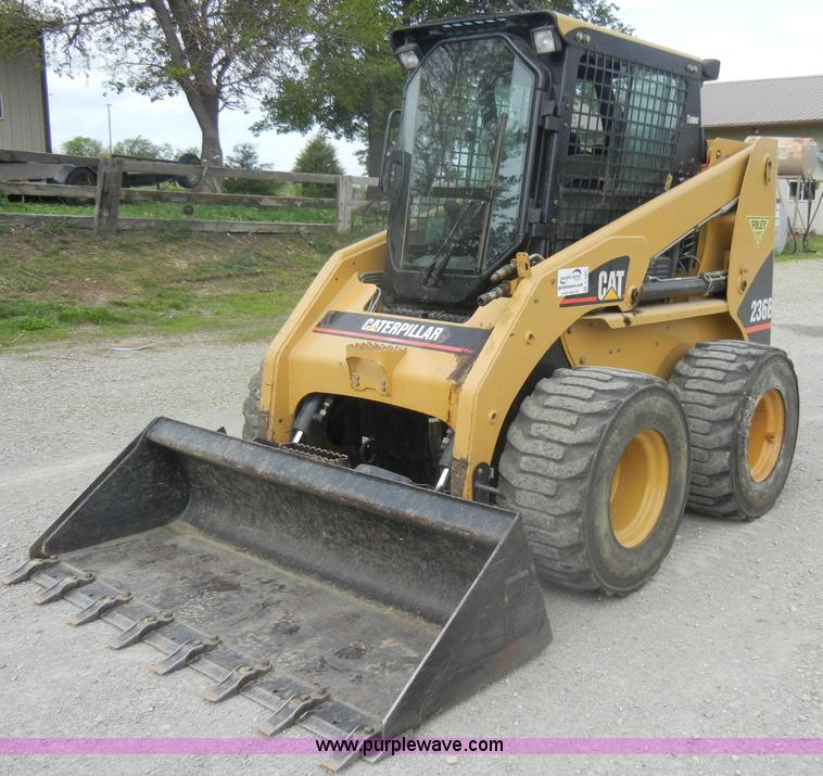 image for item C4481 2004 Caterpillar 236B skid steer