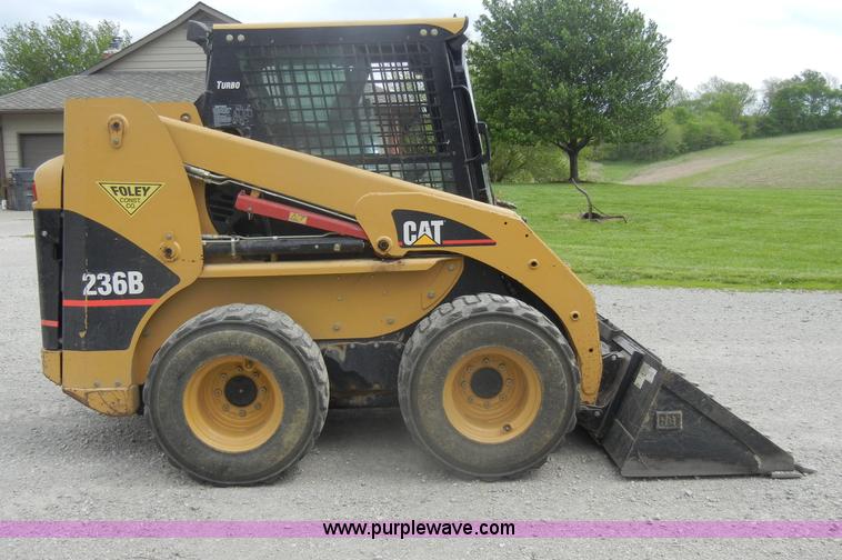 image for item C4481 2004 Caterpillar 236B skid steer
