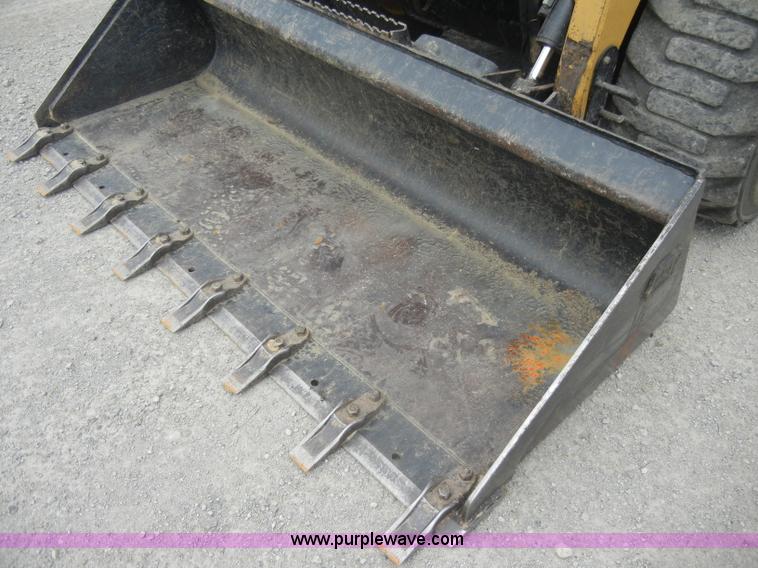 image for item C4481 2004 Caterpillar 236B skid steer