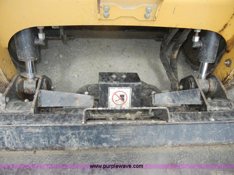 image for item C4481 2004 Caterpillar 236B skid steer