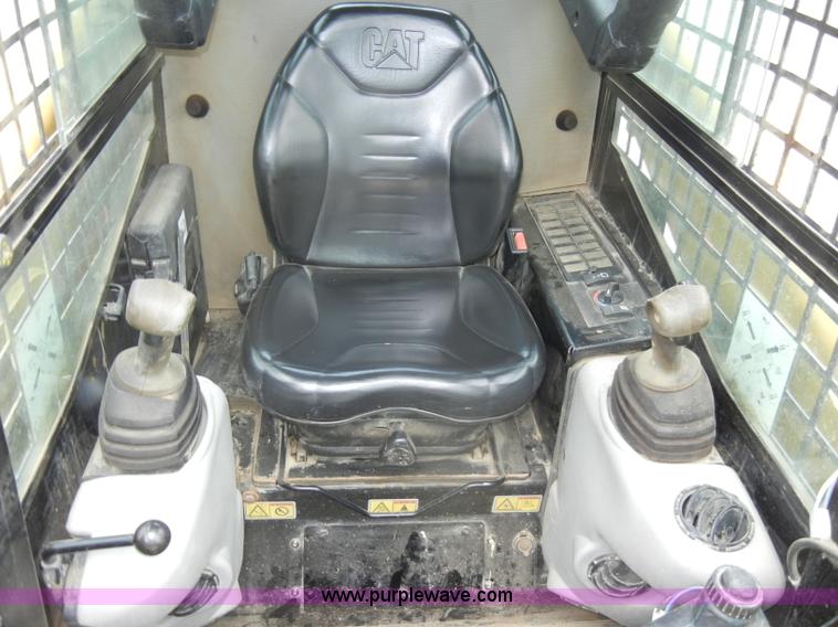 image for item C4481 2004 Caterpillar 236B skid steer