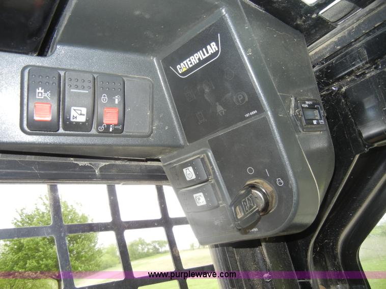 image for item C4481 2004 Caterpillar 236B skid steer