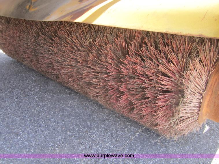 image for item C5449 Broce C804 broom