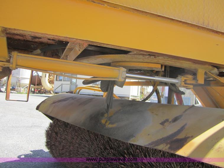 image for item C5449 Broce C804 broom