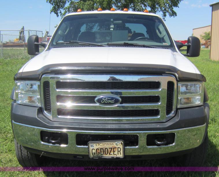 image for item C5462 2006 Ford F550 XLT super duty utility truck
