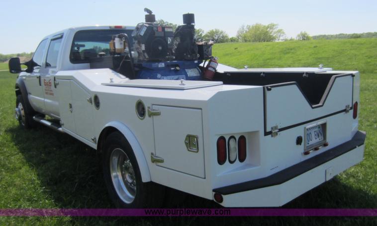 image for item C5462 2006 Ford F550 XLT super duty utility truck
