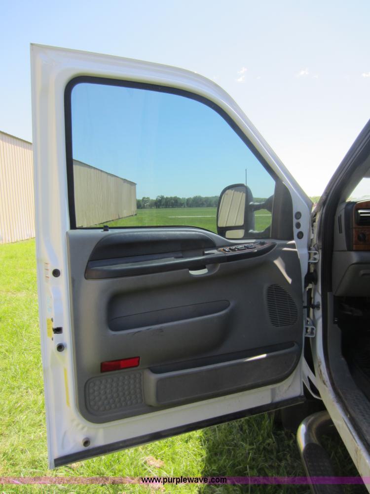 image for item C5462 2006 Ford F550 XLT super duty utility truck