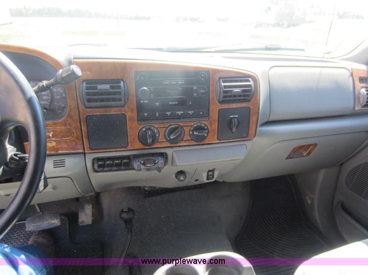 image for item C5462 2006 Ford F550 XLT super duty utility truck