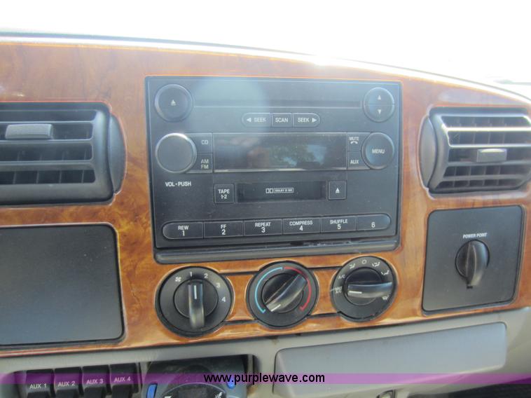 image for item C5462 2006 Ford F550 XLT super duty utility truck