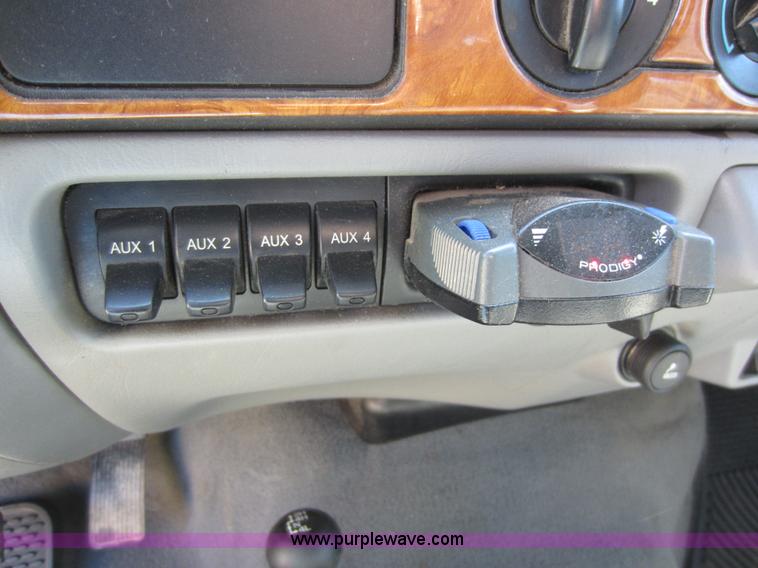 image for item C5462 2006 Ford F550 XLT super duty utility truck