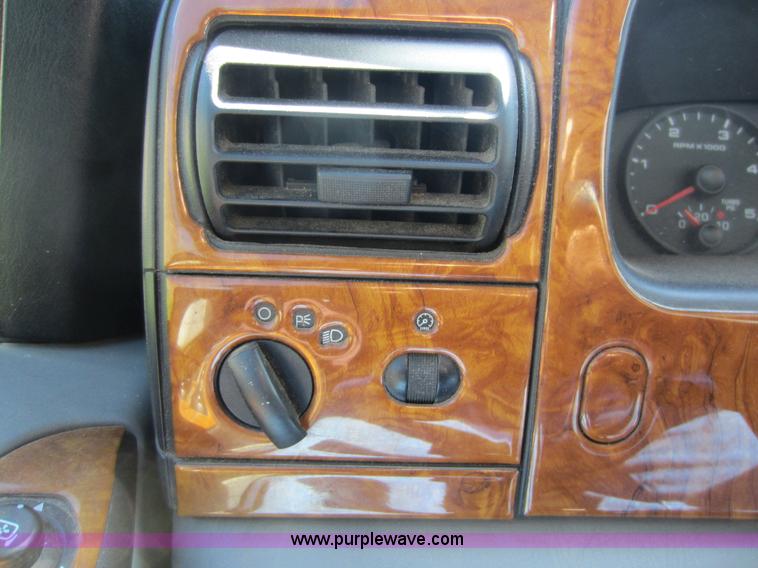 image for item C5462 2006 Ford F550 XLT super duty utility truck